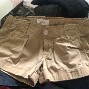 Hollister women’s size 1 khaki shorts
